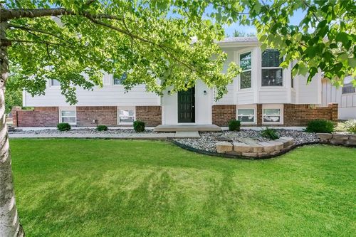 7802 E 170th St, Belton, MO, 64012-5316 | Card Image