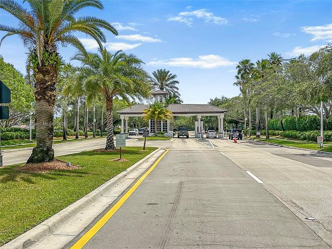 943 Golden Cane Dr, House other with 4 bedrooms, 4 bathrooms and null parking in Weston FL | Image 51