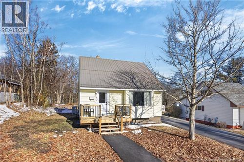 711 Kitchen St, Fredericton, NB, E3B3Z6 | Card Image