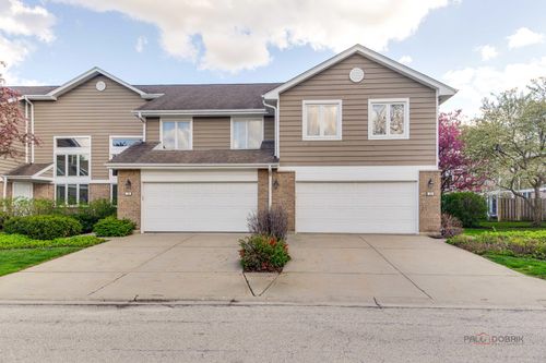 73 Woodstone Dr, Buffalo Grove, IL, 60089-6755 | Card Image