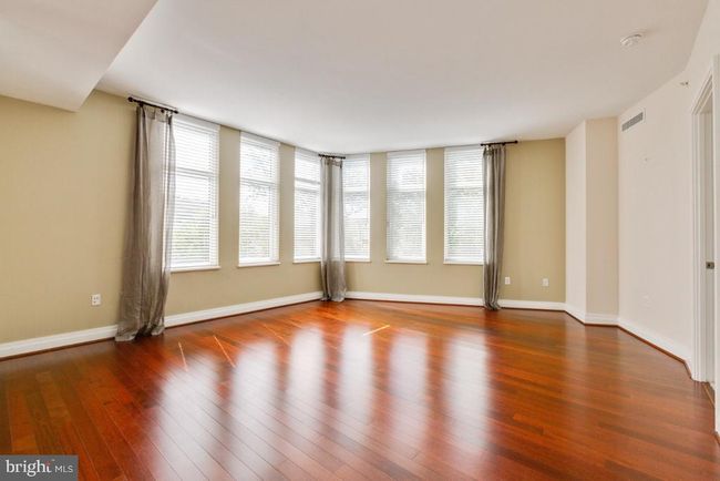 APT-217 - 8220 Crestwood Heights Dr, Condo with 2 bedrooms, 2 bathrooms and null parking in MCLEAN VA | Image 7