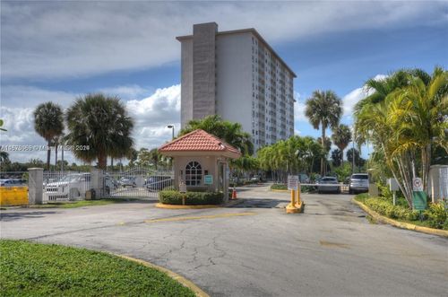1031-400 Kings Point Dr, Sunny Isles Beach, FL, 33160-4737 | Card Image