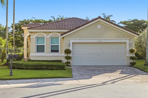1514 Winterberry Ln, Weston, FL, 33327-2337 | Card Image