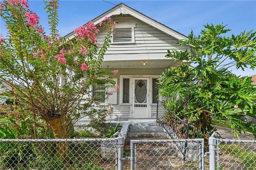 145 Farman St, Westwego, LA, 70094-4241 | Card Image