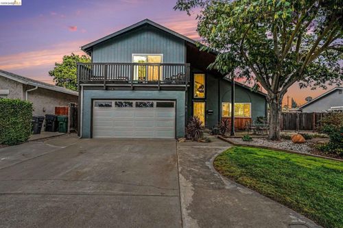 182 Anna Maria St, Livermore, CA, 94550-3903 | Card Image
