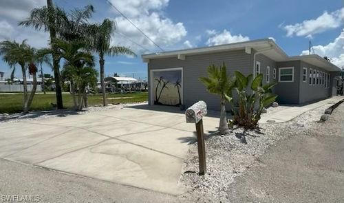 3827 Coconut Dr, St. James City, FL, 33956-2242 | Card Image