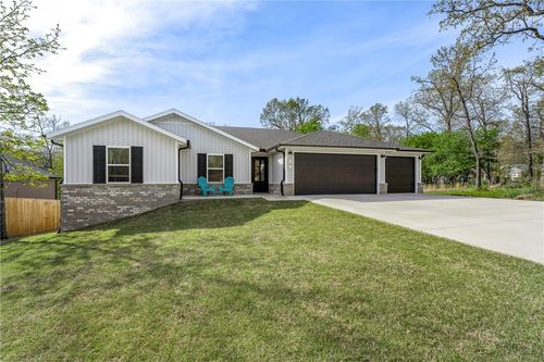 4 Roxburgh Ln, Bella Vista, AR, 72715-3704 | Card Image
