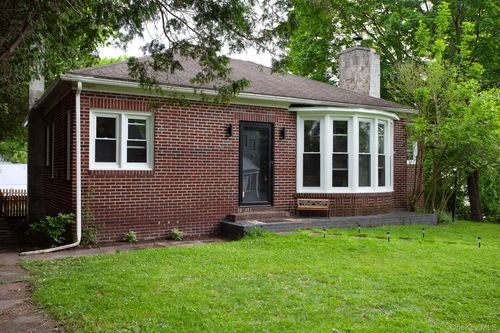 40 Jefferson Ave, Jeffersonville, NY, 12748-5613 | Card Image