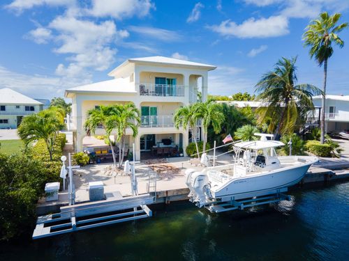 104 W Plaza Granada, Islamorada, FL, 33036-4129 | Card Image