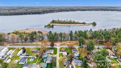 1653 S Beech Ave, White Cloud, MI, 49349-8967 | Card Image