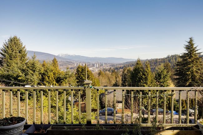 1013 Tuxedo Dr, House other with 4 bedrooms, 2 bathrooms and 3 parking in Port Moody BC | Image 4