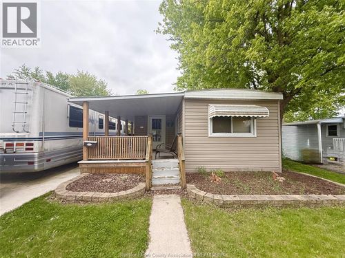 117 Steven Crt, Essex, ON, N8M2A2 | Card Image