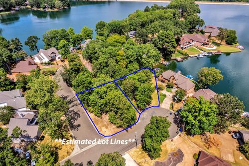 4160 White Cedar Cv, Lakeland, TN, 38002-9326 | Card Image