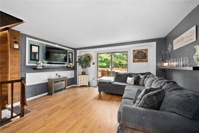 301 Holland Ct, Townhouse with 2 bedrooms, 2 bathrooms and 1 parking in Coraopolis PA | Image 5