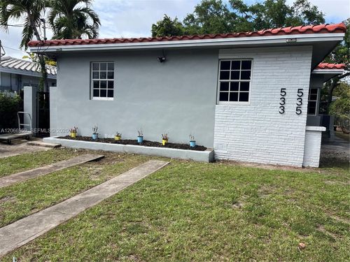 535-533-535 Ne 67th St, Miami, FL, 33138-5620 | Card Image