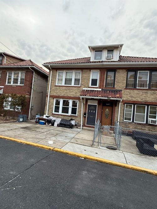 621 Columbia Ave, North Bergen, NJ, 07047-1622 | Card Image