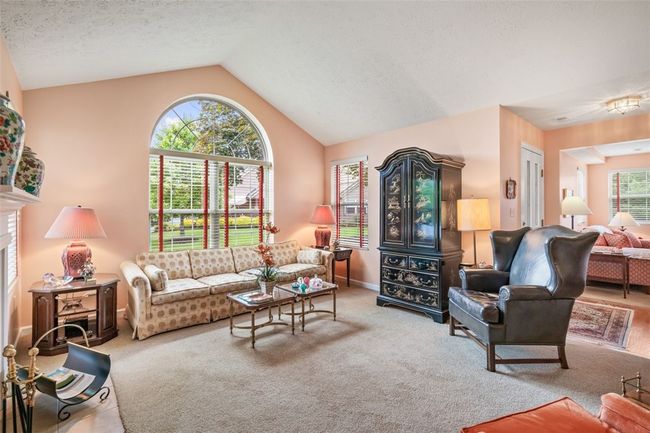 6422 Jefferson Pointe Cir, Condo with 2 bedrooms, 3 bathrooms and 2 parking in Jefferson Hills PA | Image 7