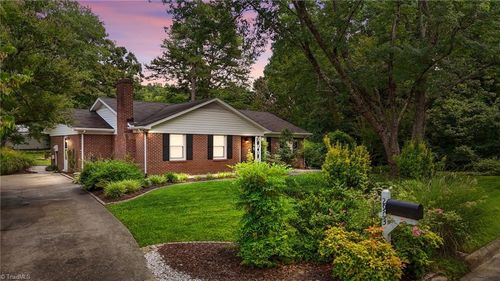 2903 Lamroc Rd, Greensboro, NC, 27407-6809 | Card Image