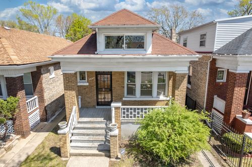 7647 S Calumet Ave, Chicago, IL, 60619-2424 | Card Image