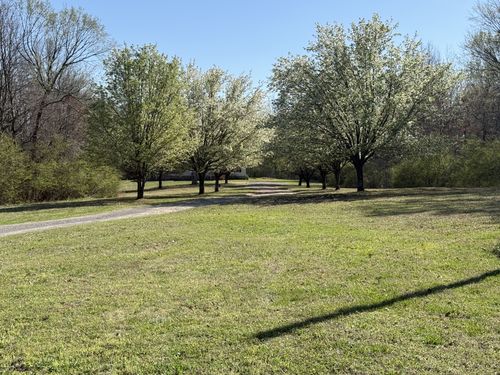 664 Old Dry Hollow Rd, Vanleer, TN, 37181-5202 | Card Image