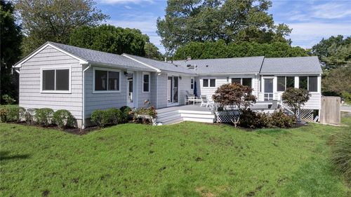 129 North Rd, Saunderstown, RI, 02874-3105 | Card Image