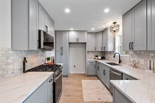 5327 Wellington Dr, Austin, TX, 78723-4005 | Card Image