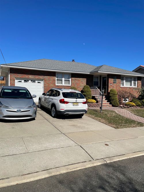 17 Arn Ter, Secaucus, NJ, 07094-3804 | Card Image