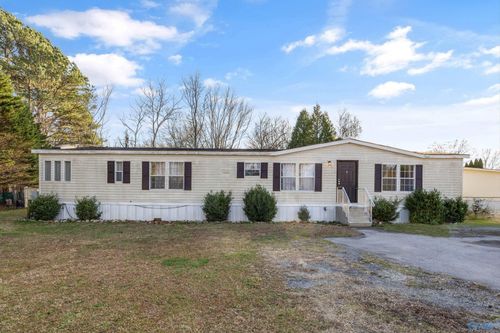 322 Nick Davis Rd, Madison, AL, 35757-8404 | Card Image