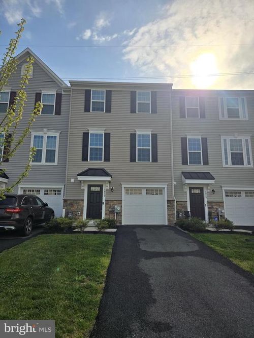 1930 Spearfish Ct, NEWARK, DE, 19702-3685 | Card Image