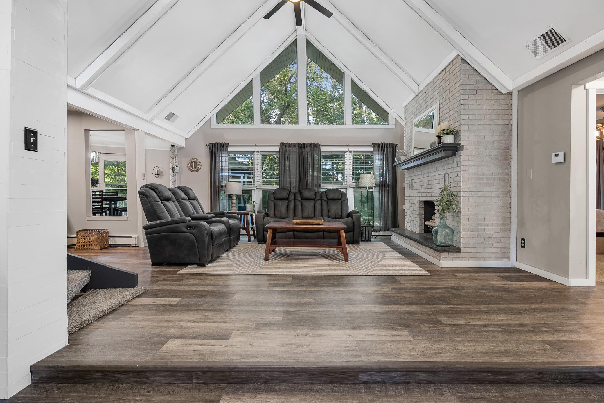 Manor Ct, Altoona, WI 54720