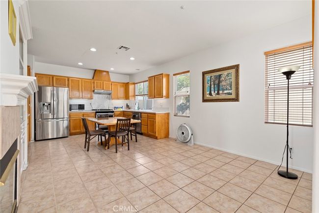 69 Serena Way, Condo with 4 bedrooms, 3 bathrooms and 2 parking in Stanton CA | Image 20