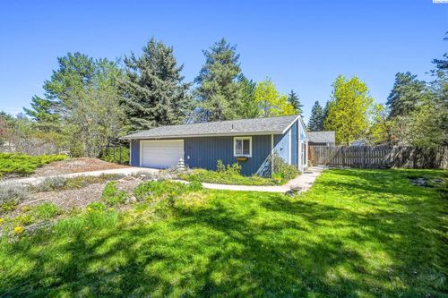 1050 Se Glen Echo Rd, Pullman, WA, 99163-2412 | Card Image