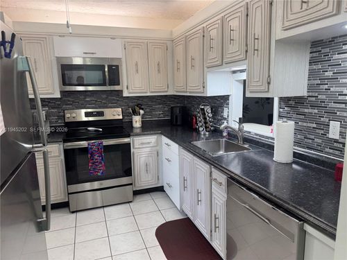 apt-409-2861 Somerset Dr, Lauderdale Lakes, FL, 33311-9340 | Card Image