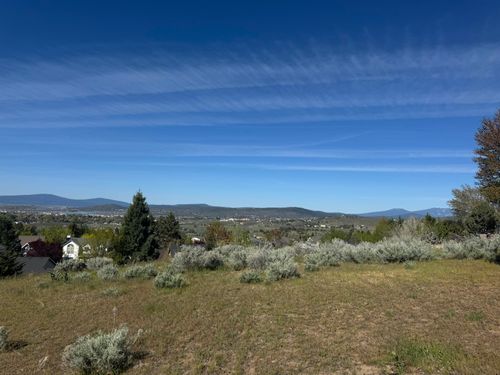 5821 Havencrest Dr, Klamath Falls, OR, 97603-3962 | Card Image