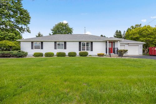 2132 E Cole Rd, Fremont, OH, 43420-8754 | Card Image