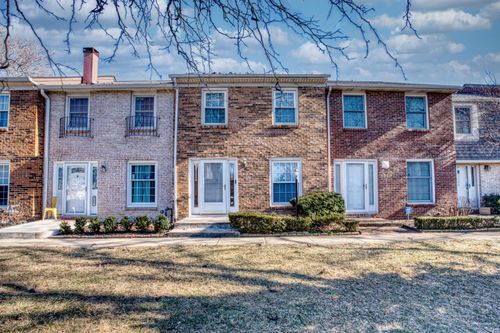 r7-5584 Brackenridge Ave, Columbus, OH, 43228-2534 | Card Image