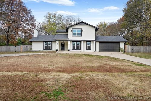 7718 S 230th East Ave, Broken Arrow, OK, 74014-5833 | Card Image