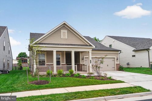 21717 Hawksbill High Cir, STERLING, VA, 20164-9379 | Card Image