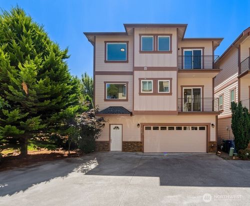 810 5th Ave Nw, Issaquah, WA, 98027-2816 | Card Image