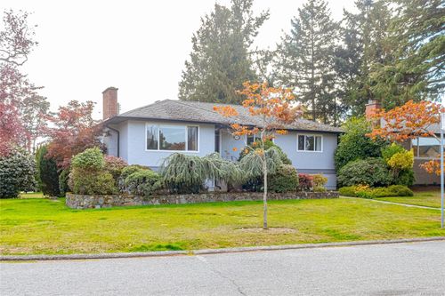 1723 Taylor St, Victoria, BC, V8R3E7 | Card Image