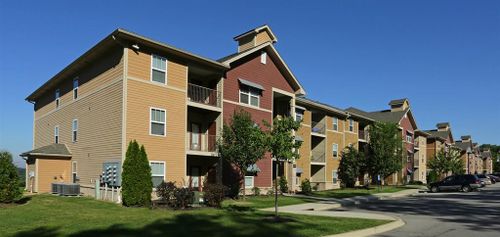 8027 Glimmer Way, LOUISVILLE, KY, 40214-5778 | Card Image