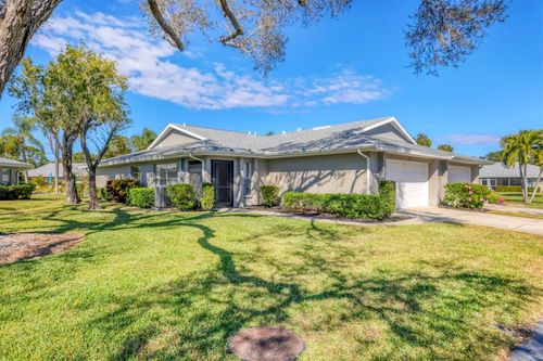 16-3930 Center Gate Cir, SARASOTA, FL, 34233-1523 | Card Image