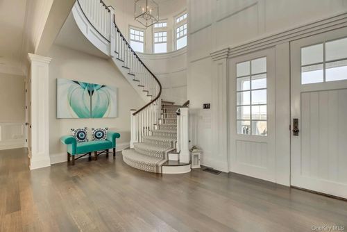 19 Dune Road Road, Southampton, NY, 11942 | Card Image