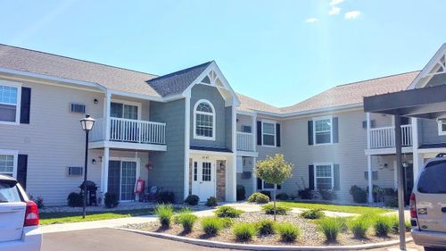 152 N Washington St, Perry, MI, 48872-8546 | Card Image