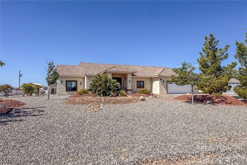 200 Ember St, Pahrump, NV, 89048-5704 | Card Image