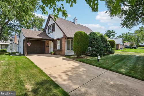 57 Pond Ln, Willingboro, NJ, 08046-2756 | Card Image
