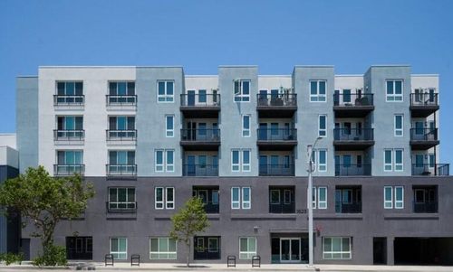 1623 W Manchester Ave, Los Angeles, CA, 90047-5470 | Card Image