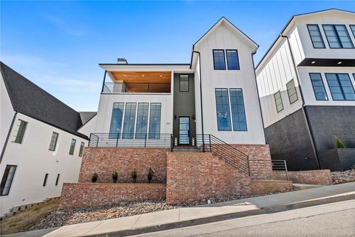 2105 E Panorama Pl, Fayetteville, AR, 72701-3041 | Card Image