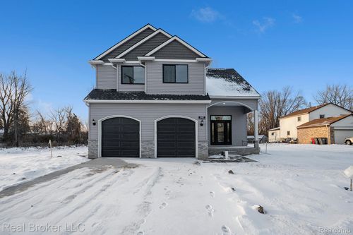 34367 Union Lake Rd, Clinton Township, MI, 48035-5418 | Card Image