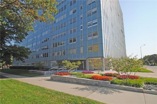 apt-908-333 W Meyer Blvd, Kansas City, MO, 64113-1743 | Card Image